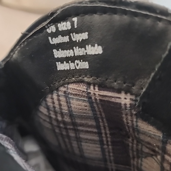 Very Volatile Womens Fringe Suede Boots Heels Size 7 Black Bootie Ankle. - Picture 13 of 13